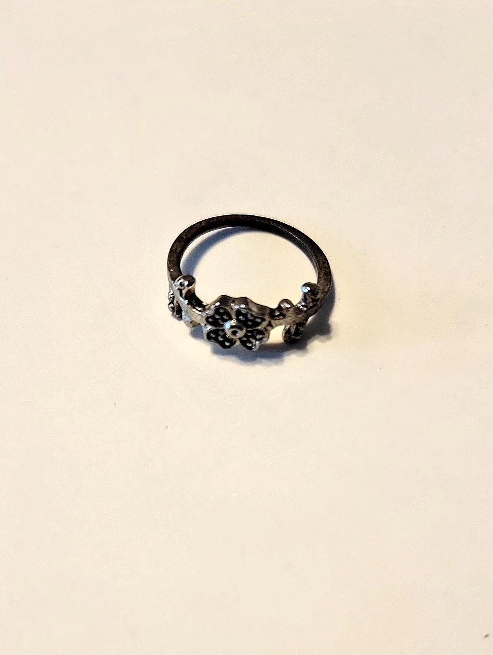 Ornate Ring in Black & Silver